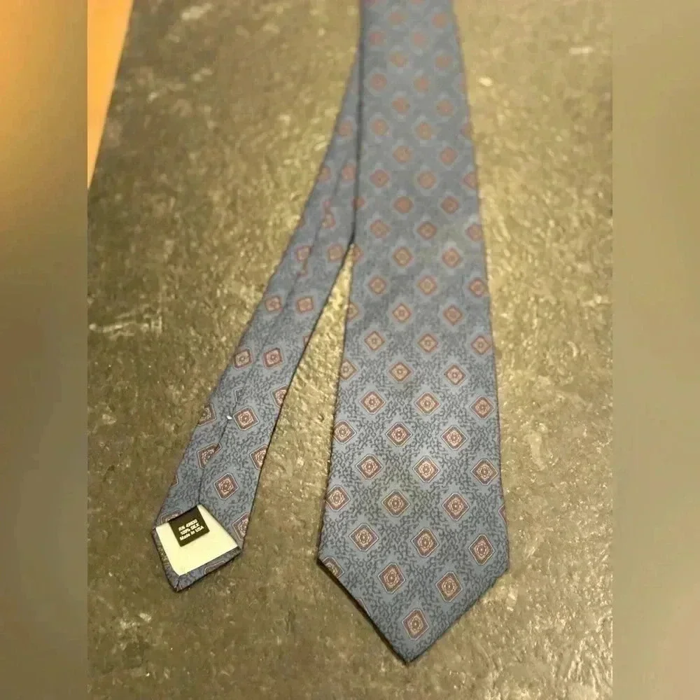 100%‎ Silk Tie